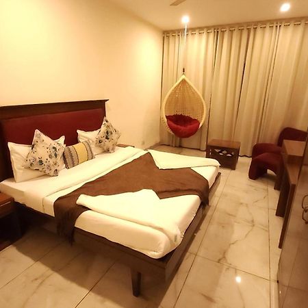 Hotel Multitech Premium Chandigarh Exterior photo